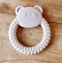 Load the picture into the gallery viewer, Baby Beißring aus Silikon Panda Bear Sand