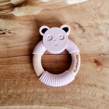 Load the picture into the gallery viewer, Baby Beißring aus Silikon und Pandabär mit Holzring Farbe Zartrosa2
