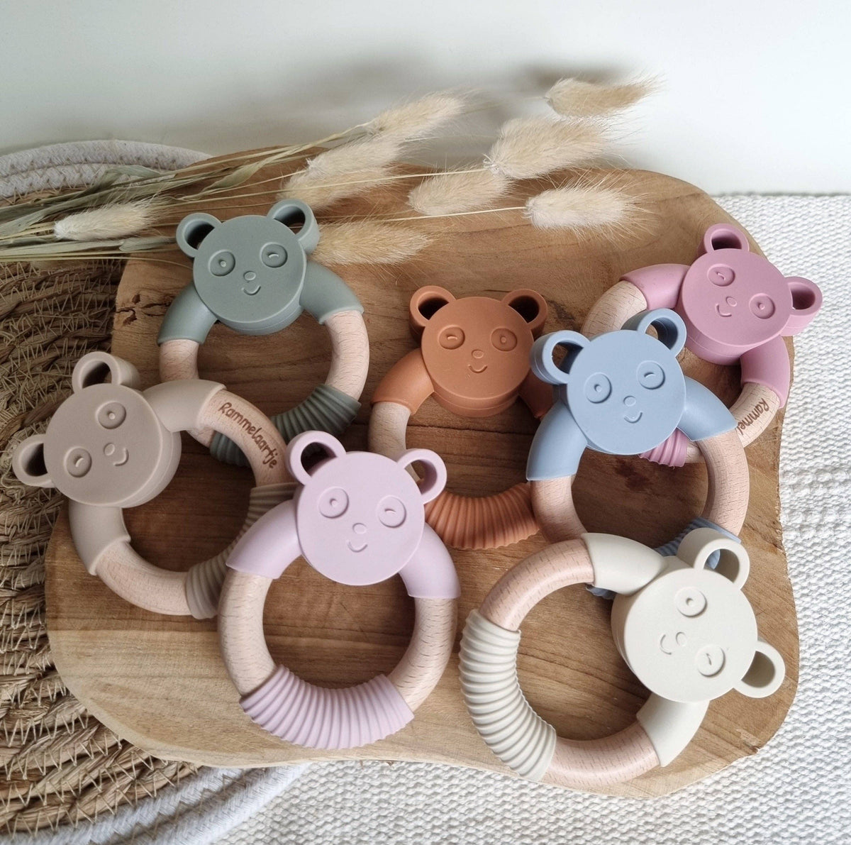 Baby Beißring aus Silikon und Pandabär mit Holzring Farbe Zartrosa3