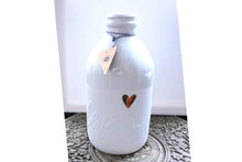 Load the picture into the gallery viewer, Good old friends Flaschenvase Blumenvase Blüten Zauber Handbemalt9
