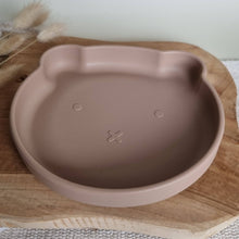 Lade das Bild in den Galerie-Viewer, Kinder Bärenteller aus Silikon Kinderteller mit Saugnapf Farbe Sand2