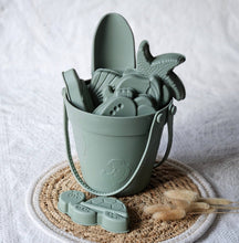 Load the picture into the gallery viewer, Kinder Spieleimer Sommereimer aus Silikon mit Formen Farbe Salbei2