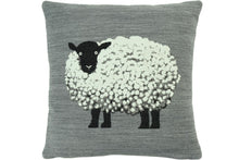 Load the picture into the gallery viewer, Kissenhülle „Fluffy das Schaf“ – kuschelige Chenille-Deko2