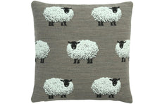 Load the picture into the gallery viewer, Kissenhülle „Fluffy das Schaf“ – kuschelige Chenille-Deko7