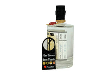 Lade das Bild in den Galerie-Viewer, Linden No. 4 - Dry Gin, in der 500 ml Flasche2