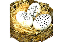 Load the picture into the gallery viewer, Good old friends Porzellanei Pünktchen Glücksei Oster Deko Handarbeit 5,5cm2