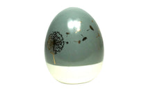 Lade das Bild in den Galerie-Viewer, Good old friends Porzellanei Glücks Ei Pusteblume Oster Deko Handarbeit 5,5cm3