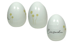 Lade das Bild in den Galerie-Viewer, Good old friends Eiervase Friede Freude Eierkuchen Oster Deko Handarbeit 8cm5