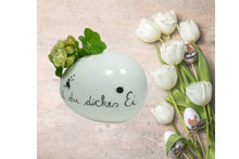 Lade das Bild in den Galerie-Viewer, Good old friends Eiervase Ach du dickes Ei Oster Deko Handarbeit 8cm7