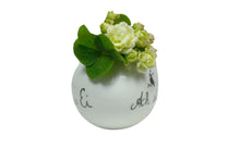 Lade das Bild in den Galerie-Viewer, Good old friends Eiervase Ach du dickes Ei Oster Deko Handarbeit 8cm5