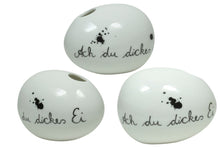 Lade das Bild in den Galerie-Viewer, Good old friends Eiervase Ach du dickes Ei Oster Deko Handarbeit 8cm2