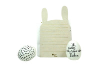 Lade das Bild in den Galerie-Viewer, Good old friends Eiertüte Geschenkverpackung Herzchen Ostern Handarbeit 17cm8