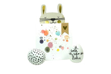 Lade das Bild in den Galerie-Viewer, Good old friends Eiertüte Geschenkverpackung Herzchen Ostern Handarbeit 17cm5