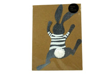 Lade das Bild in den Galerie-Viewer, Good old friends Kletterhase Ringelpulli Hase Handarbeit 13cm
