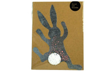 Lade das Bild in den Galerie-Viewer, Good old friends Kletterhase Rosa Pünktchen Hase Handarbeit 13cm