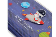 Load the picture into the gallery viewer, Legami Kawaii Wonderwow - Space Federmäppchen Etui Blau Weiß 23cm3