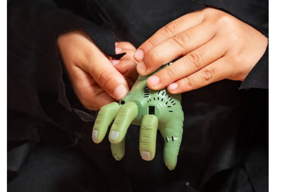 Legami Mini-Zombiehand mit Federmechanismus - The Mini Walking Hand Halloween7