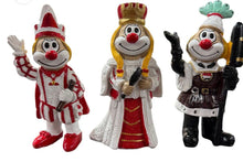 Lade das Bild in den Galerie-Viewer, Schmitzens Prinz, Bauer, Jungfrau Dekofiguren Karneval Dreigestirn 20cm