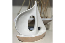 Load the picture into the gallery viewer, Segelschiff Porzellan Küsten Deko Maritimer Stil Weiß / Beige