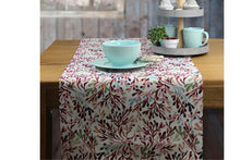 Lade das Bild in den Galerie-Viewer, Tischläufer „Coral“ – maritime Tischdekoration aus Jacquard