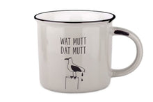 Lade das Bild in den Galerie-Viewer, Vintage Becher „Wat Mutt Dat Mutt“ – Maritimer Becher | Manufaktur Grafik Werkstatt