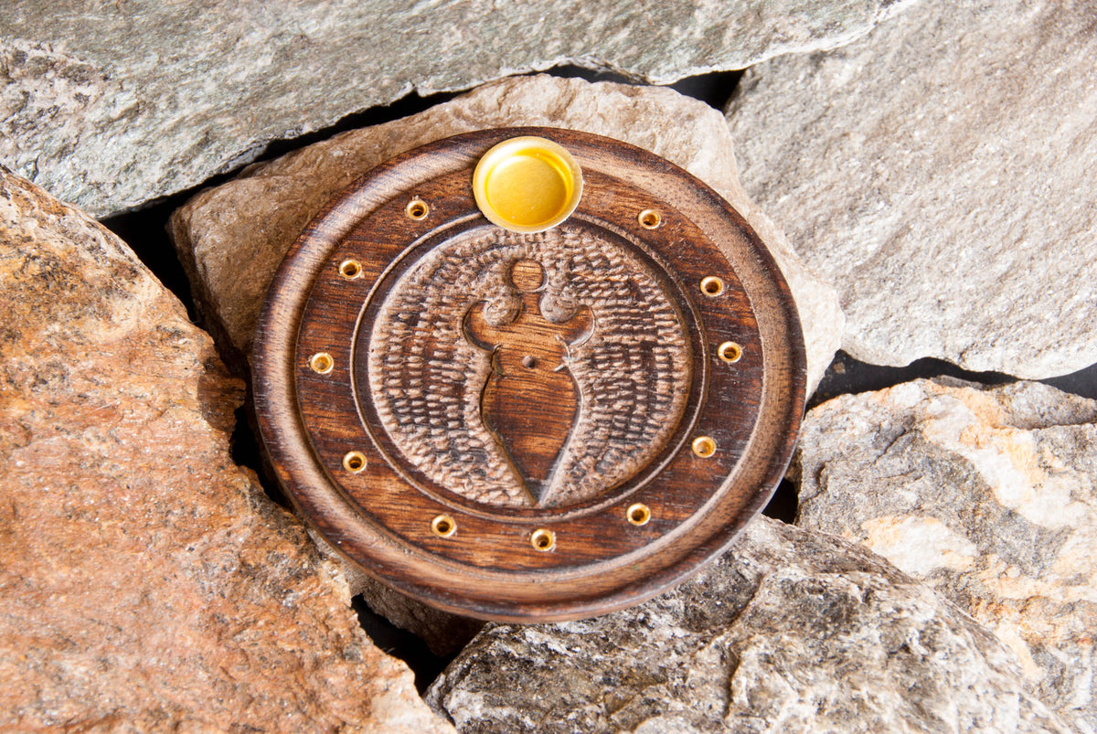 Räucherstäbchen und -Kegel Halter Holz Göttin