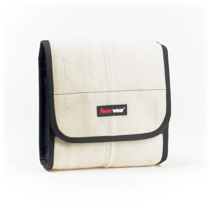 Umhängetasche Carl, Feuerwear, Unikate, Nachhaltigkeit, Feuerwehrschlauch, Feuerwehr, Tasche, Handtasche, Weiß, Rot, Schwarz