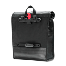 Load the picture into the gallery viewer, Fahrrad-Tasche Sam, Feuerwear, Fahrradtasche, Unikat, Nachhaltigkeit, Upcycling, Feuerwehrschlauch, Feuerwehr 4
