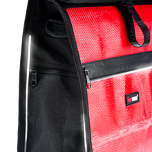 Load the picture into the gallery viewer, Fahrrad-Tasche Sam, Feuerwear, Fahrradtasche, Unikat, Nachhaltigkeit, Upcycling, Feuerwehrschlauch, Feuerwehr 5