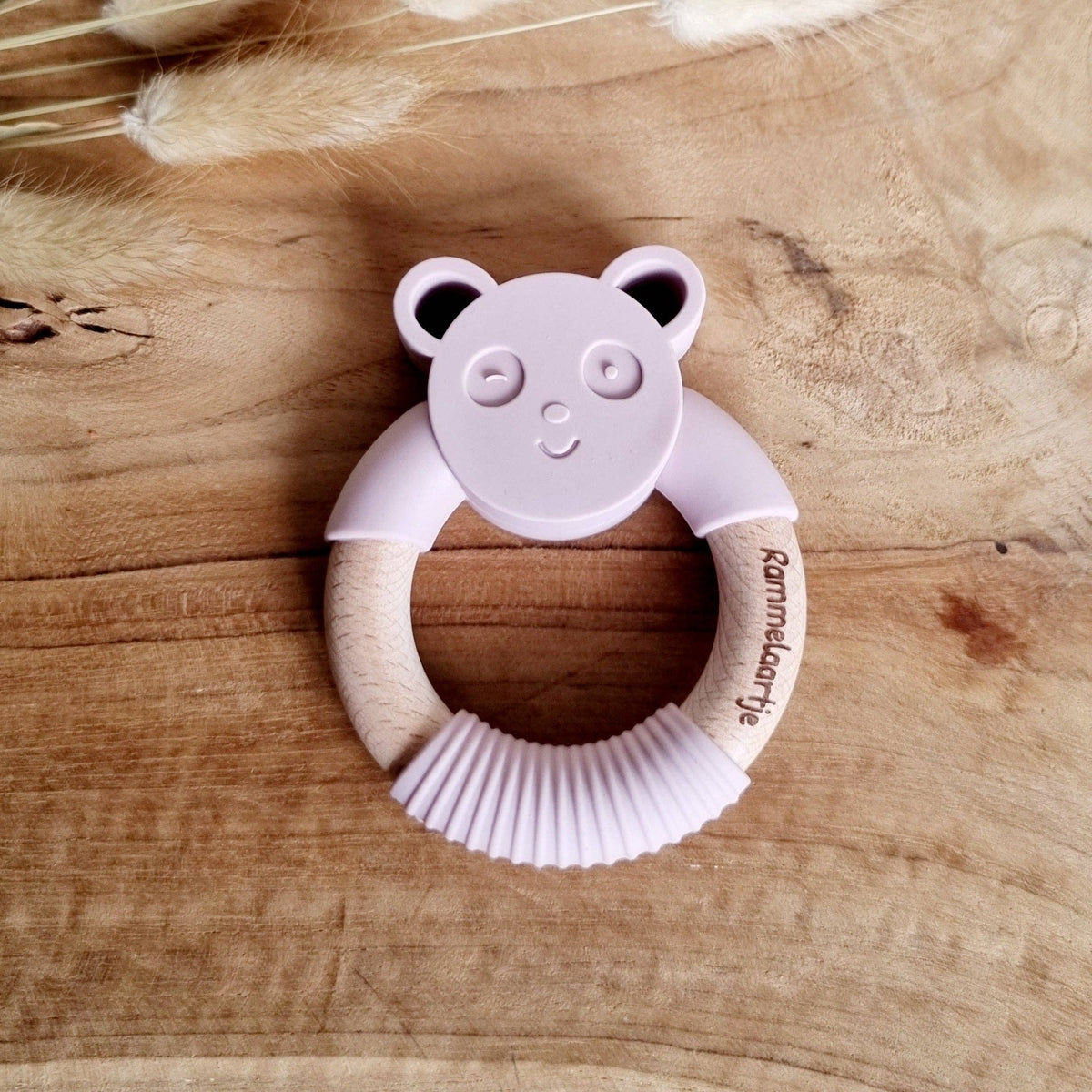 Baby Beißring aus Silikon und Pandabär mit Holzring Farbe Zartrosa2