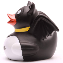 Load the picture into the gallery viewer, Badeente Batduck - Gummiente Badespaß ab 18 Monaten4
