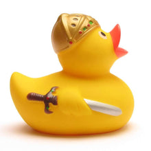 Load the picture into the gallery viewer, Badeente Ritter Ente - Gummiente Badespaß ab 18 Monaten4
