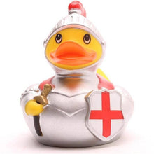 Load the picture into the gallery viewer, Badeente Ritter Gummiente Badespaß ab 18 Monaten3
