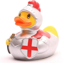 Load the picture into the gallery viewer, Badeente Ritter Gummiente Badespaß ab 18 Monaten

