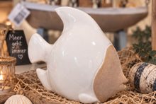 Lade das Bild in den Galerie-Viewer, Fisch Porzellan Küsten Deko Maritimer Stil Weiß / Beige
