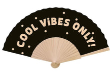 Lade das Bild in den Galerie-Viewer, Handfächer Fächerglück „Cool Vibes Only“ – Stilvoller Fächer für heiße Tage
