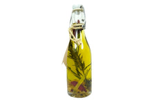 Load the picture into the gallery viewer, Omi`s Kräuterküche Natürlich aromatisiertes Rapsöl Knoblauch 250 ml2
