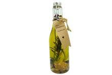 Load the picture into the gallery viewer, Omi`s Kräuterküche Natürlich aromatisiertes Rapsöl Knoblauch 250 ml
