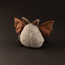 Load the picture into the gallery viewer, Kuscheltier Fledermaus Bloody Harry Beasts sigikid5
