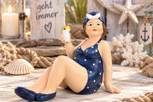 Lade das Bild in den Galerie-Viewer, Maritime Badedame im Retro-Look –Design2
