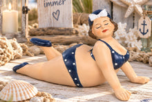 Lade das Bild in den Galerie-Viewer, Maritime Badedame im Retro-Look –Design3
