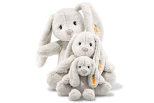 Lade das Bild in den Galerie-Viewer, Steiff Hoppie Hase Kuscheltier Liebe auf den ersten Blick 28cm2

