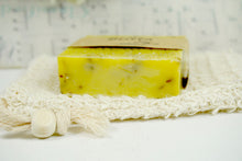 Load the picture into the gallery viewer, Naturseife Britta 100% Bio Öle 100% Handgemacht Lavendelseife
